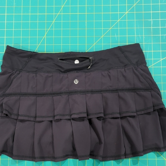 Lululemon Pace Rival Skirt in black, size 10 - Picture 4 of 10